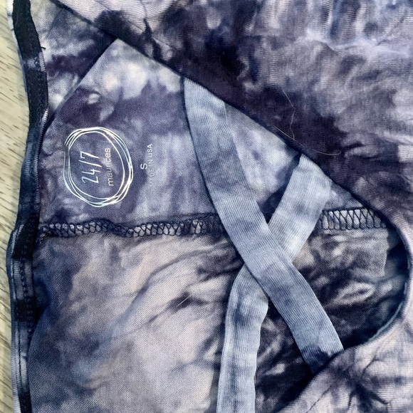 NWOT Blue tie-dye criss-cross tank 💙 - Picture 2 of 2